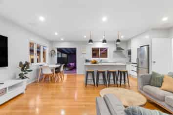 4 Holman Road, Te Atatu Peninsula