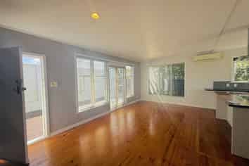 90 Arran Road, Browns Bay