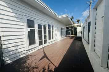 90 Arran Road, Browns Bay