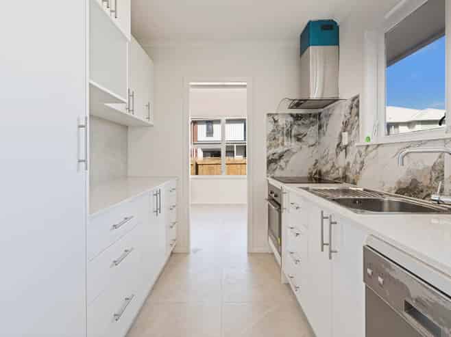 14 Tairere Crescent, Rosehill