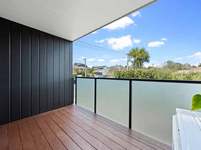 1/8 Knight Avenue, Mount Albert