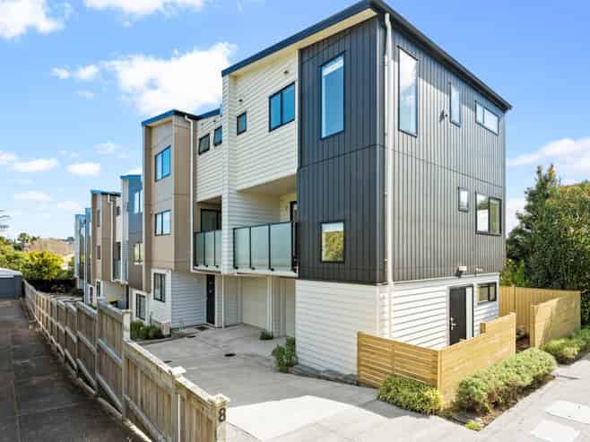 1/8 Knight Avenue, Mount Albert