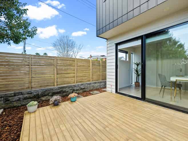 1/8 Knight Avenue, Mount Albert