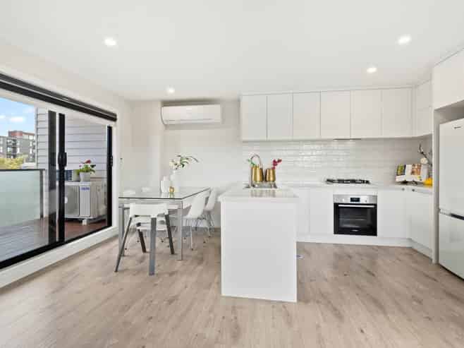 1/8 Knight Avenue, Mount Albert