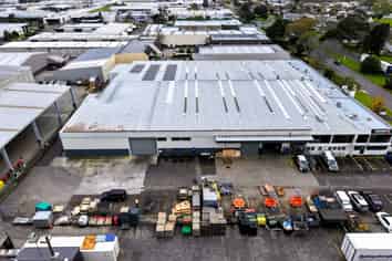 Wiri Warehouse with Container Drop | 1255m2