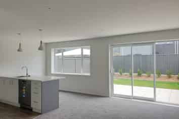 8 Torea Place, Porirua