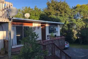 2/62 Carlisle Road, Browns Bay