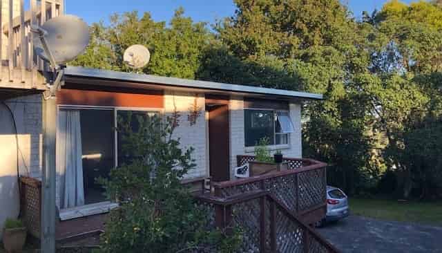 2/62 Carlisle Road, Browns Bay