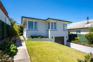 21  Cochrane street, Mornington