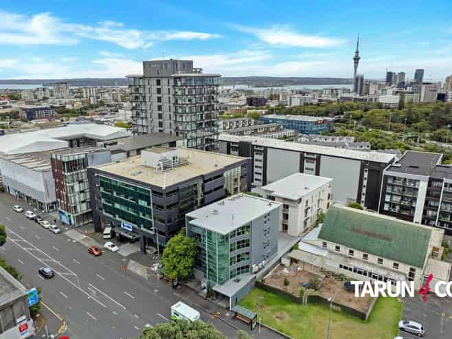 City Fringe Office + 5 Carparks | Vendor Finance!