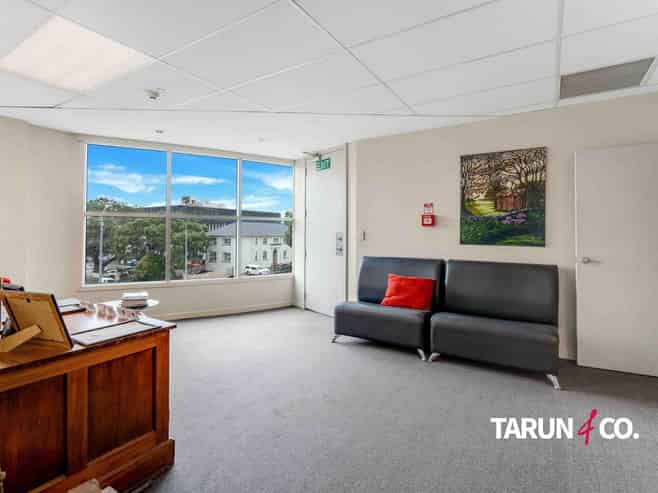 City Fringe Office + 5 Carparks | Vendor Finance!