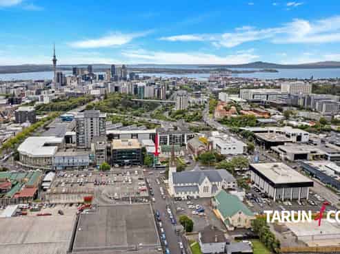 City Fringe Office + 5 Carparks | Vendor Finance!