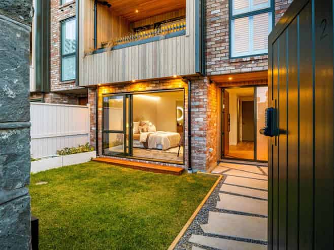 2/282 Point Chevalier Road, Point Chevalier