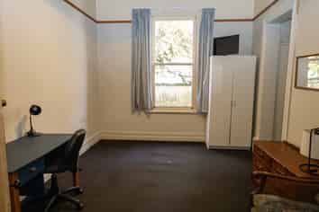 Room 4/1036 George Street, North Dunedin