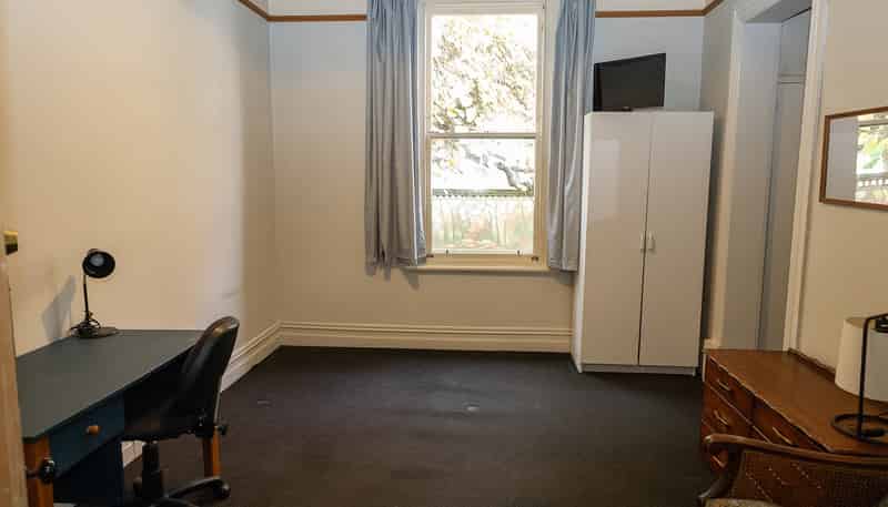 Room 4/1036 George Street, North Dunedin