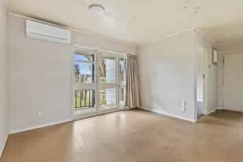 69 Alexander Crescent, Otara