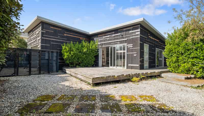 6 Holland Street, Glenholme