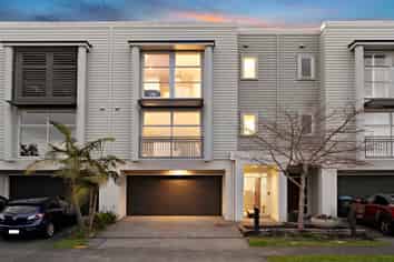 121 Barbarich Drive, Stonefields