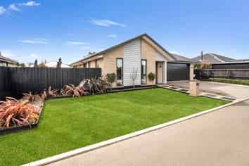 78 Petries Road, Woodend