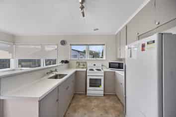 44 Arthur Hobson Avenue, Pirimai