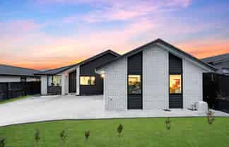 6D Crows Road, Swanson