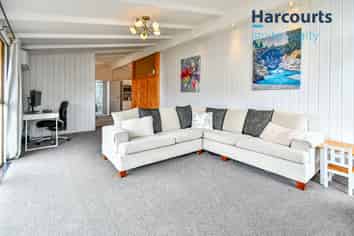 8 Booker Place, Weymouth