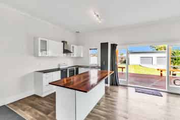 14 Lee Street, SOUTHBRIDGE