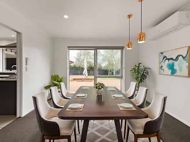 5 Compton Grove, Huntington