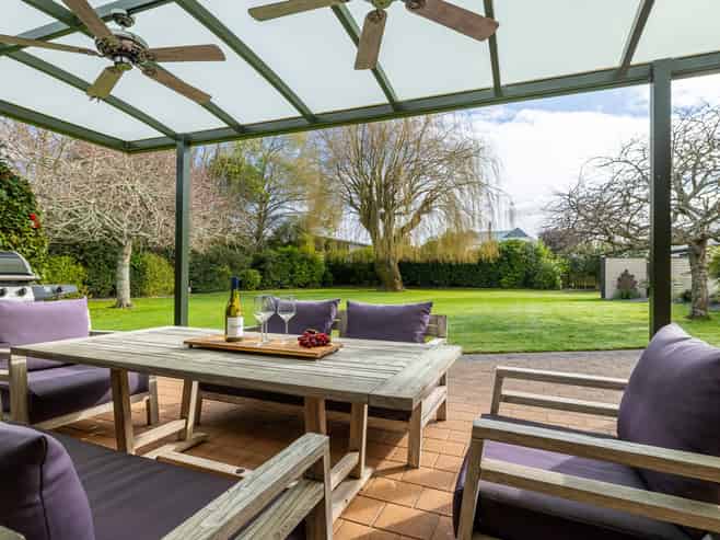6 Shadbolt Drive, Cambridge
