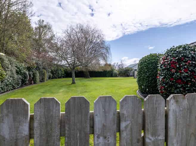 6 Shadbolt Drive, Cambridge
