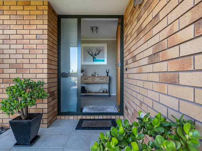6 Shadbolt Drive, Cambridge