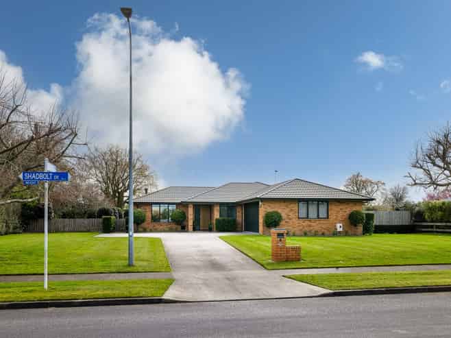 6 Shadbolt Drive, Cambridge