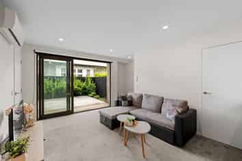 2/208 Cranford Street, Saint Albans
