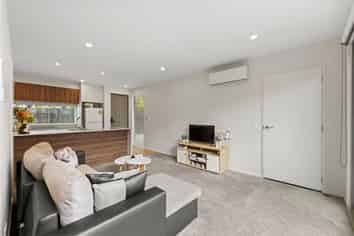 2/208 Cranford Street, Saint Albans