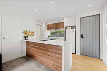 2/208 Cranford Street, Saint Albans