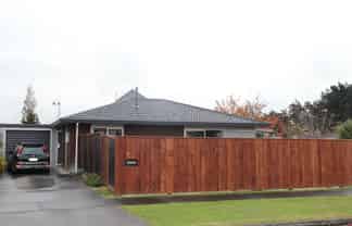 15 Newton Place, Westbrook