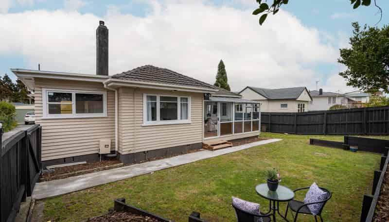 35 Lake Crescent, Hamilton Lake