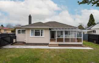 35 Lake Crescent, Hamilton Lake