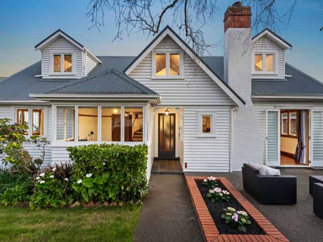 22 Fairholme Avenue, Epsom