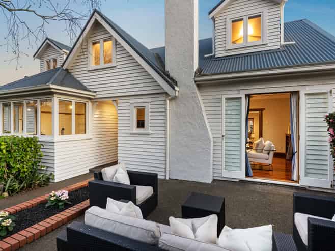22 Fairholme Avenue, Epsom