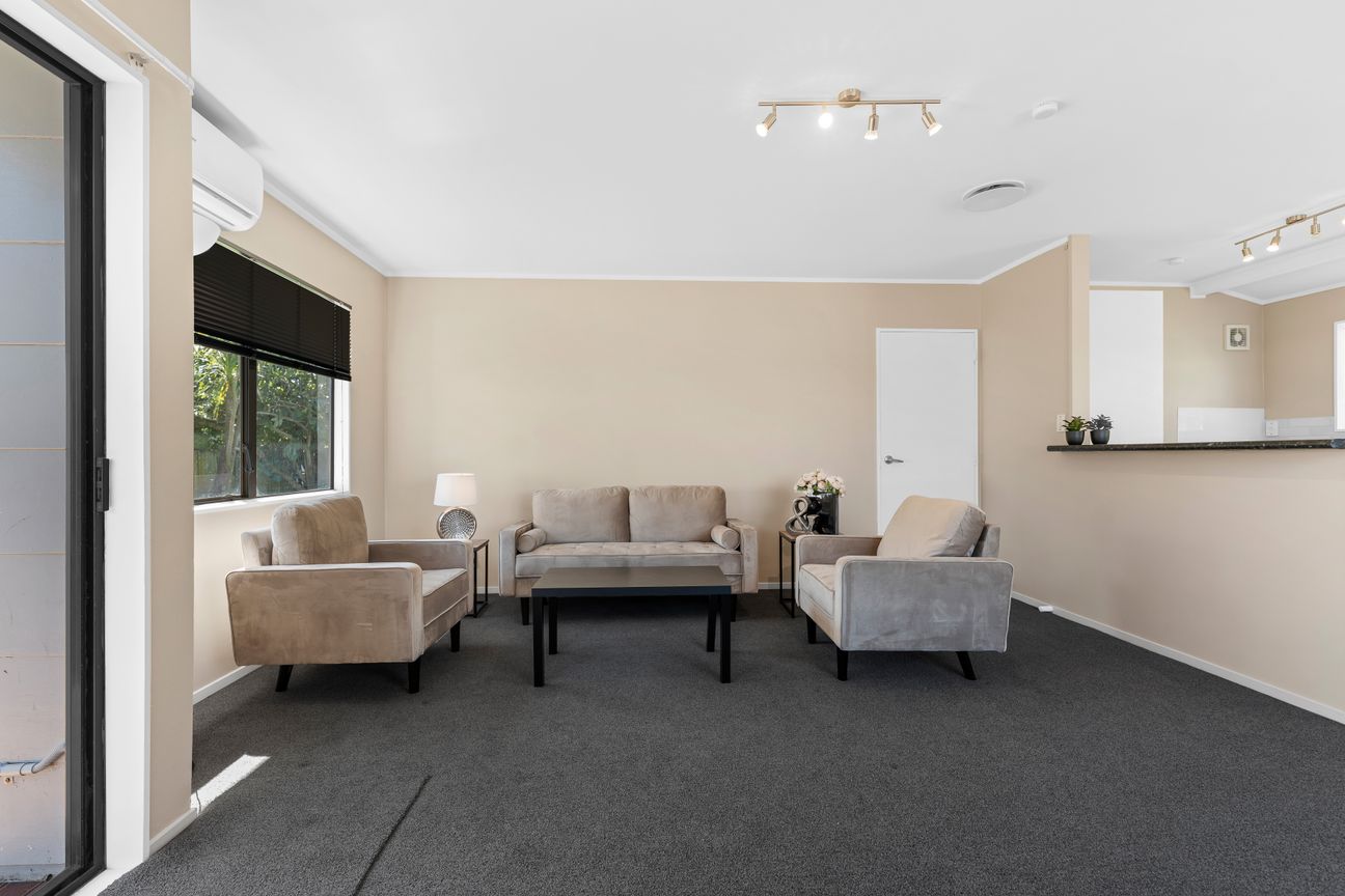 Value Packed & Priced to Move! - Mehr