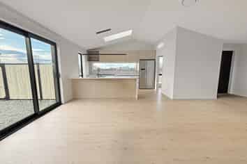 86 Whitehorn Drive, Lincoln