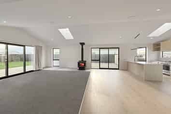 86 Whitehorn Drive, Lincoln