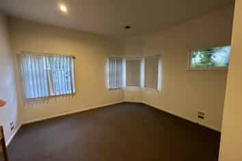 54 Lynwood Road, New Lynn