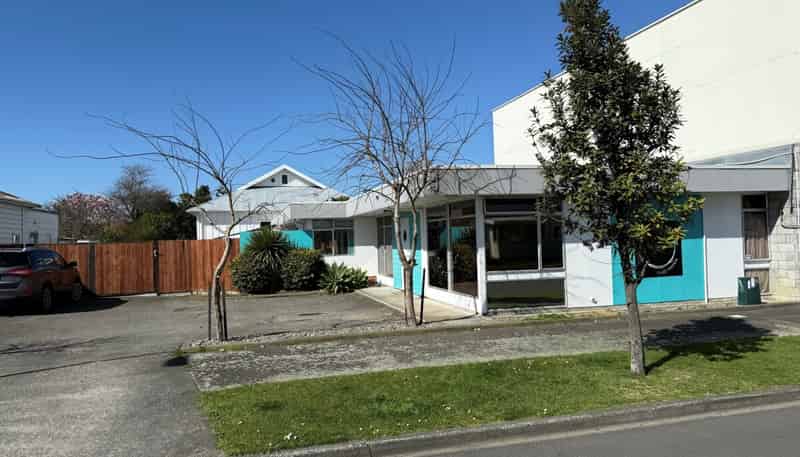 32 Joseph Street, West End