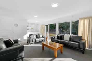 11 Fyvie Avenue, Tawa
