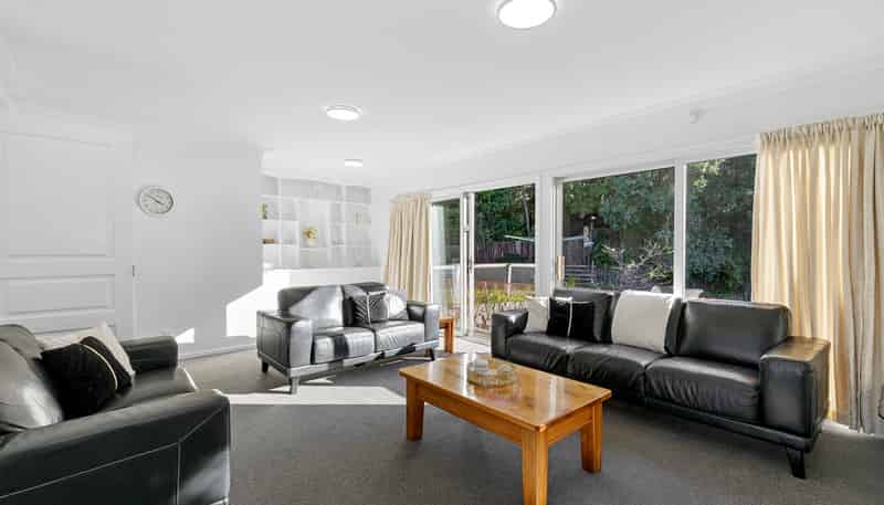 11 Fyvie Avenue, Tawa