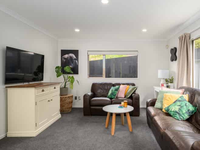50 Erlestoke Crescent, Churton Park
