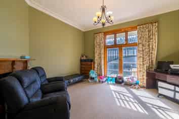 27 Picardy Street, Maryhill