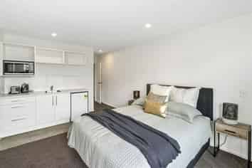 Room 4/7a Laurence Street, Waltham